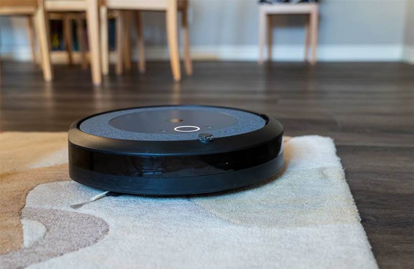 Nếu bạn muốn làm sạch nấm mốc hoặc bụi mịn trên sàn nhà, robot lau sàn chính là gợi ý dành cho bạn